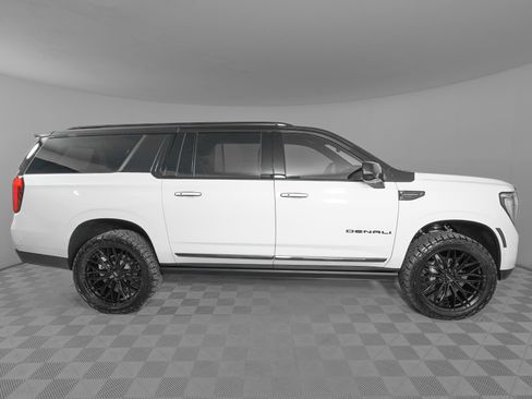 Used 2026 GMC Yukon XL Denali Ultimate AWD/4WD image 5