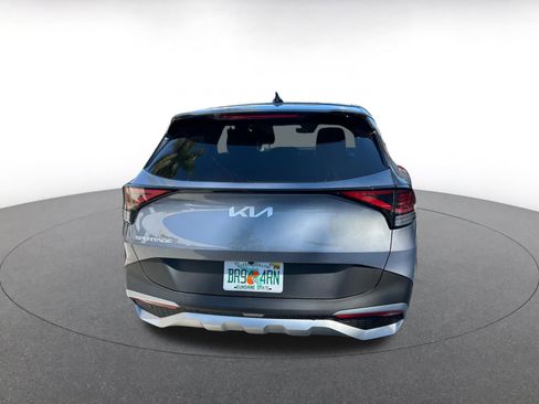 Used 2025 Kia Sportage LX image 7