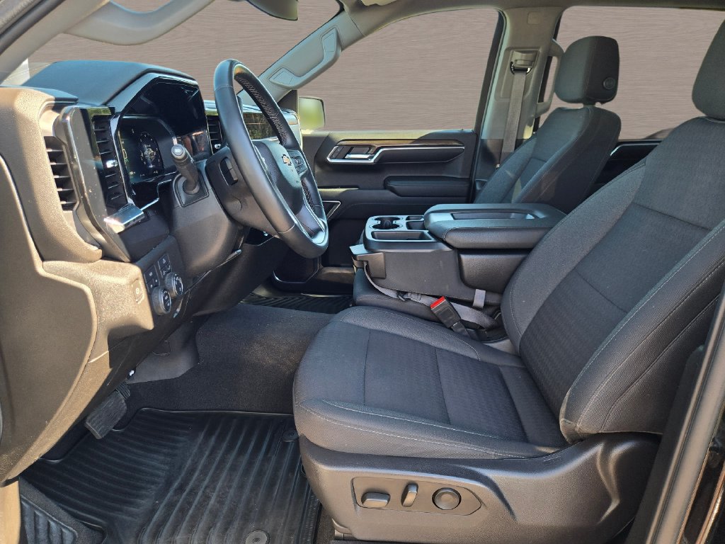Used 2023 Chevrolet Silverado 1500 LT AWD/4WD image 22