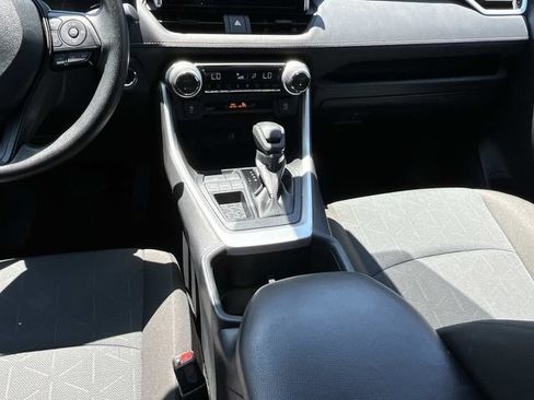 Used 2025 Toyota RAV4 XLE FWD image 20