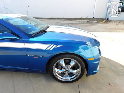 Used 2010 Chevrolet Camaro SS RWD image 35