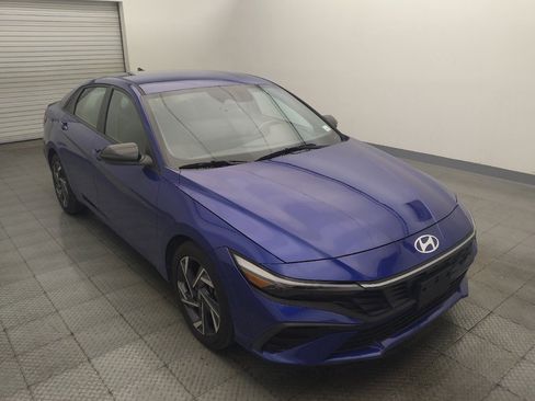 Used 2025 Hyundai Elantra Sport FWD image 13