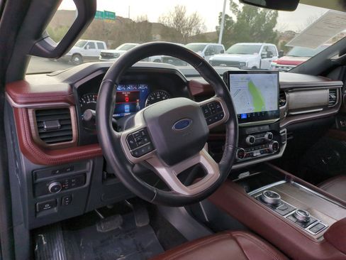 Used 2022 Ford Expedition Max Limited image 12