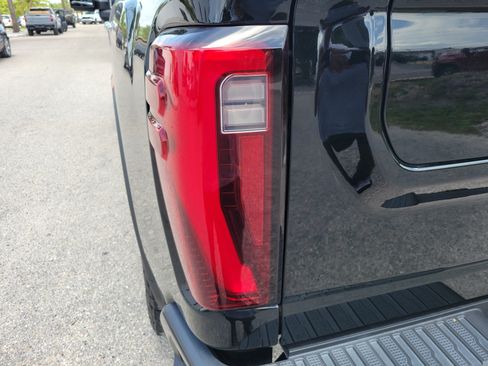Certified 2024 GMC Sierra 2500 Denali w/ Denali Reserve Package AWD/4WD image 10