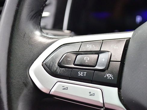 Used 2025 Volkswagen Jetta SE FWD image 23