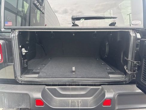 Used 2019 Jeep Wrangler Unlimited Sahara AWD/4WD image 5