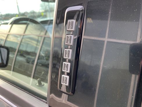 Used 2022 Ford F150 XLT w/ Equipment Group 302A High image 9