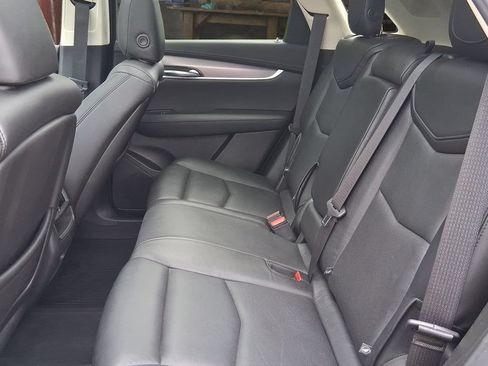 Used 2019 Cadillac XT5 Premium Luxury w/ Driver Assist Package FWD image 11