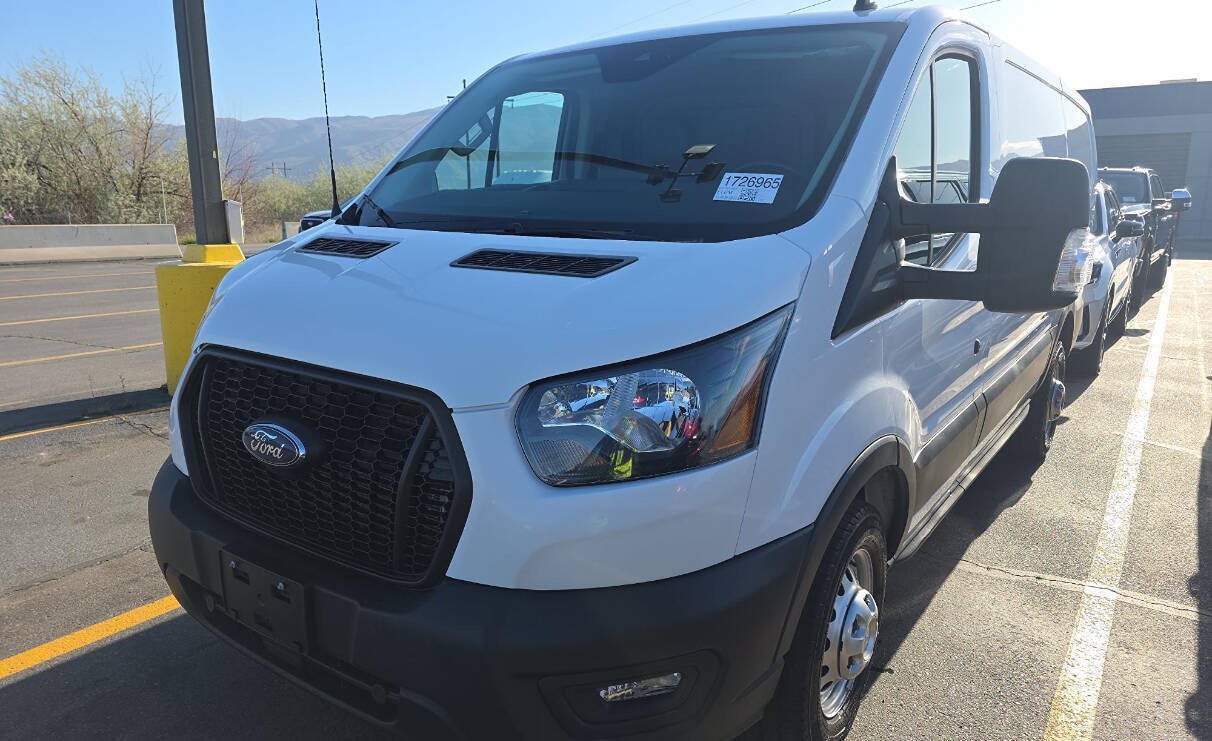 Used 2023 Ford Transit 250 Low Roof AWD image 5