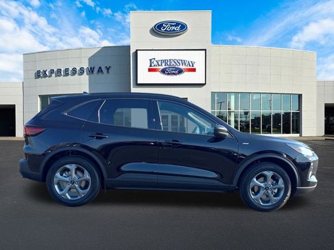 New 2026 Ford Escape ST-Line w/ Cold Weather Package image 5