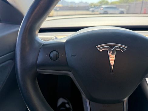 Used 2018 Tesla Model 3 Long Range RWD image 16