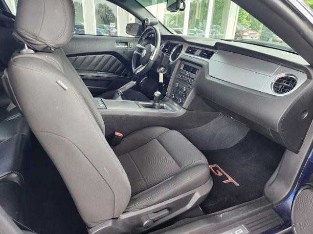 Used 2010 Ford Mustang GT RWD image 12