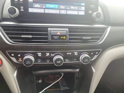 Used 2022 Honda Accord Touring image 15