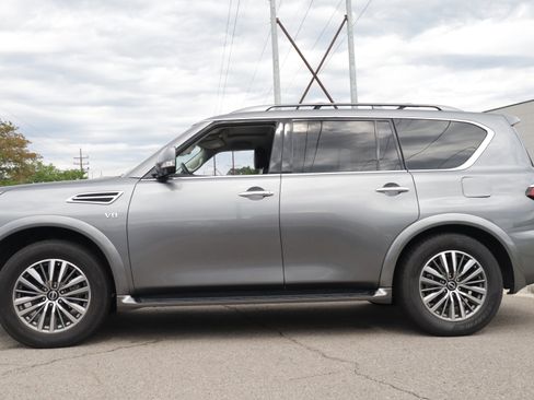 Used 2021 Nissan Armada SL w/ Captain's Chairs Package AWD/4WD image 2