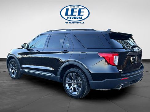 Used 2023 Ford Explorer XLT w/ Equipment Group 202A image 4