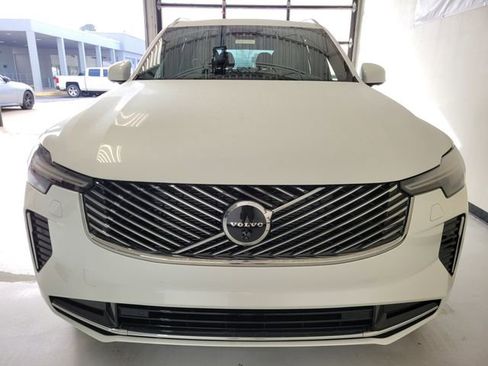 New 2026 Volvo XC90 B5 Plus w/ Protection Package Premier AWD/4WD image 4