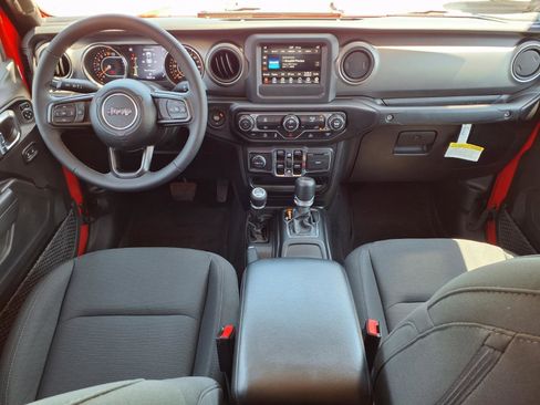 Used 2023 Jeep Gladiator Sport AWD/4WD image 12