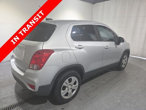 Used 2018 Chevrolet Trax LS FWD image 5