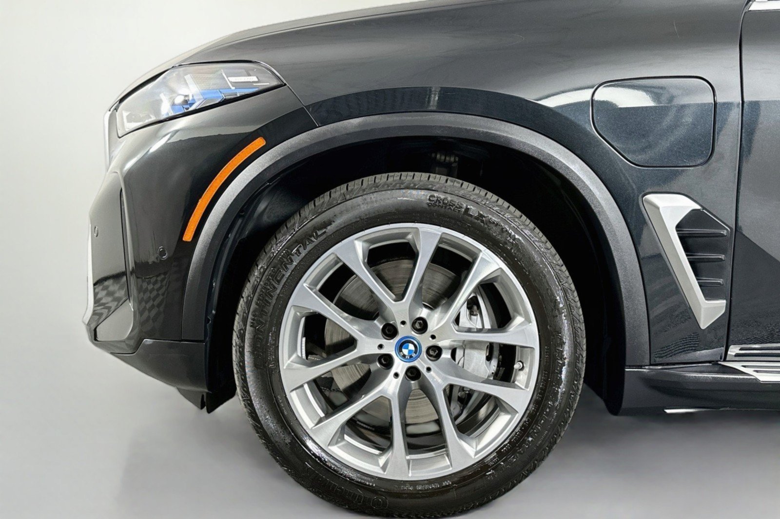 Used 2025 BMW X5 xDrive50e AWD/4WD image 12