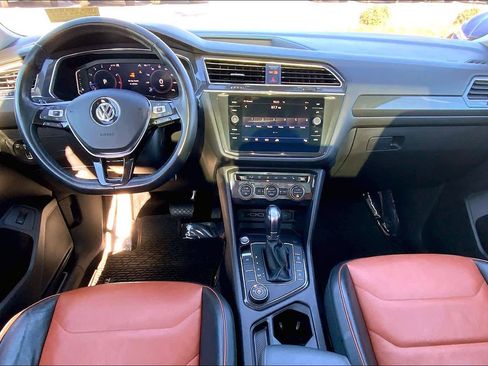 Used 2019 Volkswagen Tiguan SEL Premium image 15