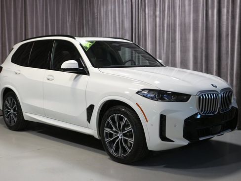 Certified 2024 BMW X5 xDrive40i w/ M Sport Package image 3