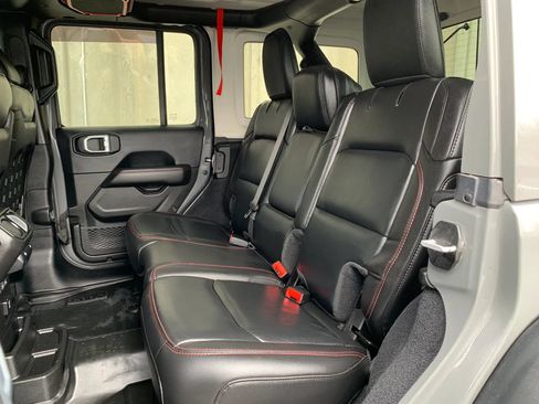 Used 2019 Jeep Wrangler Unlimited Rubicon AWD/4WD image 37
