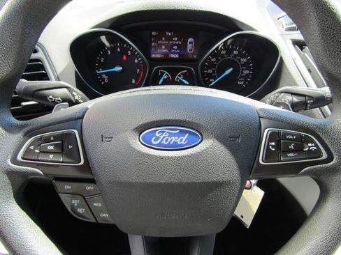 Certified 2017 Ford Escape SE w/ Equipment Group 201A AWD/4WD image 19