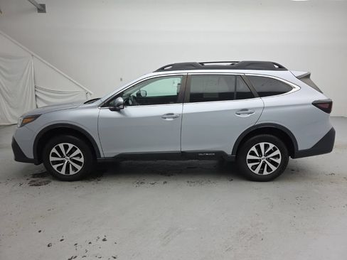 Used 2022 Subaru Outback Premium AWD/4WD image 5