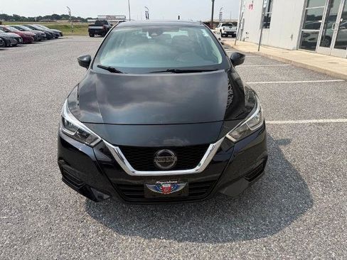 Used 2021 Nissan Versa SV FWD image 3