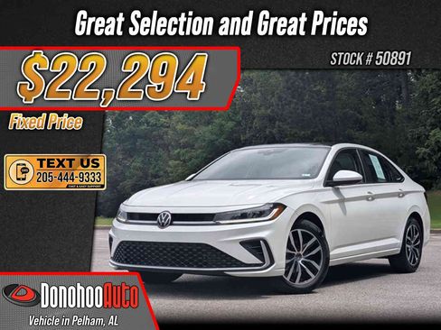 Used 2025 Volkswagen Jetta SE w/ Sunroof Package FWD image 1