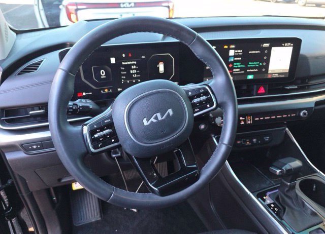 Certified 2025 Kia Carnival SX Prestige FWD image 10
