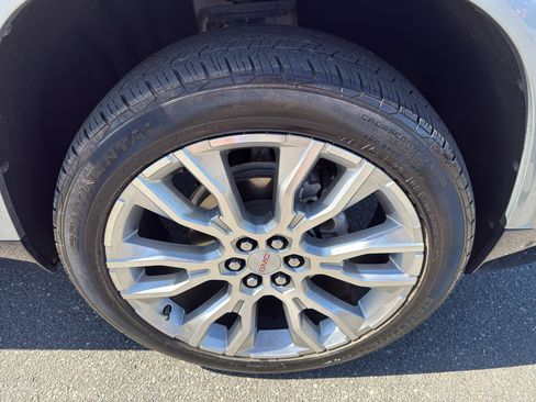 Used 2024 GMC Acadia Denali w/ Super Cruise Package image 39