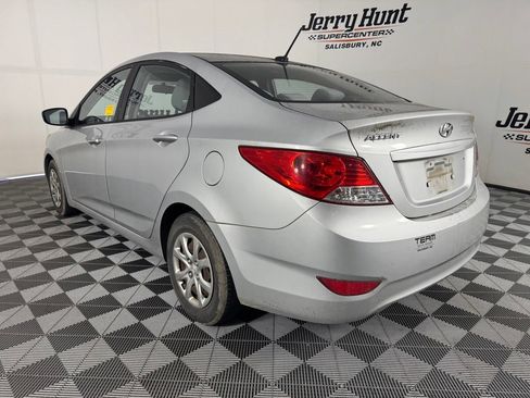 Used 2013 Hyundai Accent GLS FWD image 9