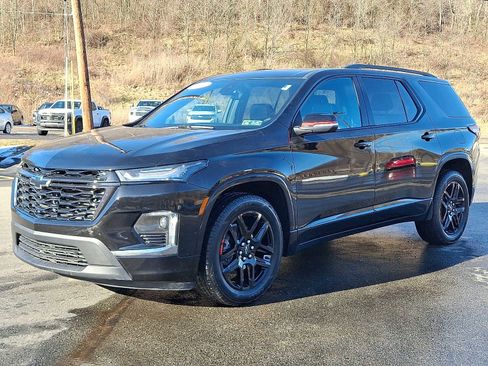 Used 2023 Chevrolet Traverse Premier w/ Redline Edition image 3