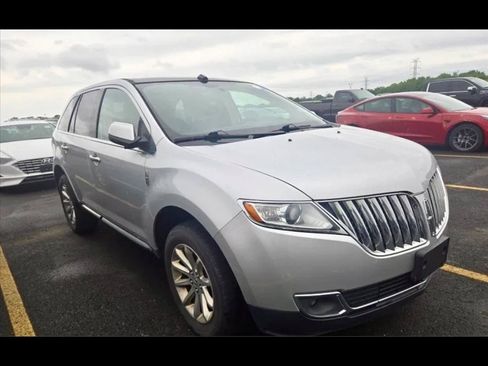 Used 2013 Lincoln MKX AWD image 1