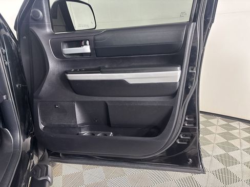 Used 2020 Toyota Tundra Limited image 29