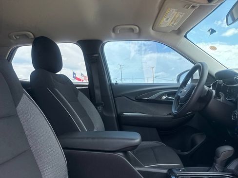 Used 2022 Chevrolet TrailBlazer LT w/ Confidence II Package FWD image 26