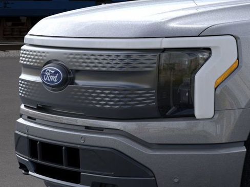 New 2025 Ford F150 Lightning Flash AWD/4WD image 22