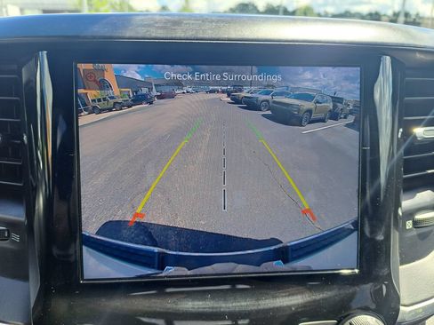 Used 2022 RAM 1500 Big Horn AWD/4WD image 14