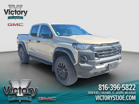 Used 2024 Chevrolet Colorado Trail Boss w/ Technology Package AWD/4WD image 1