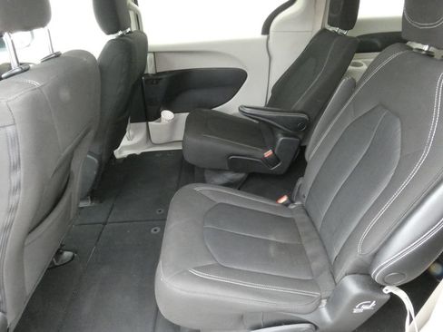 Used 2023 Chrysler Voyager LX FWD image 31