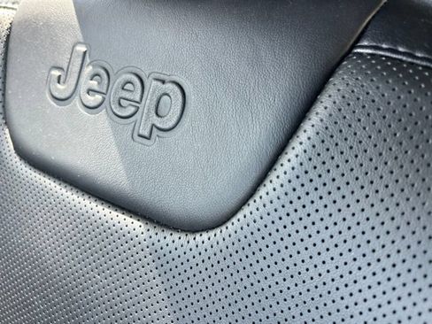Used 2023 Jeep Cherokee Altitude Lux w/ Lux Elite Package AWD/4WD image 31