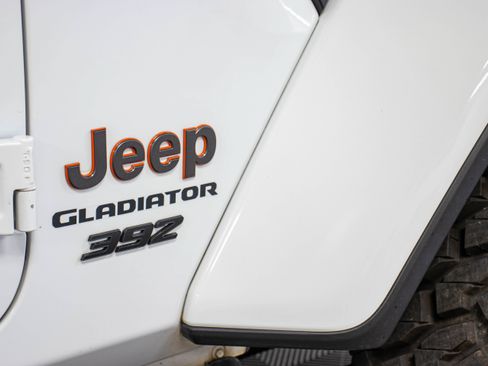 Used 2021 Jeep Gladiator Mojave w/ Dual Top Group AWD/4WD image 14