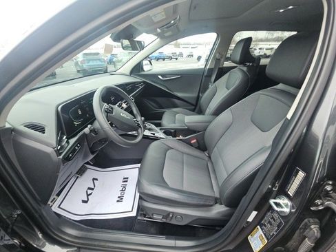 Certified 2024 Kia Niro EX Touring image 12