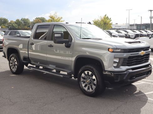 Certified 2025 Chevrolet Silverado 2500 Custom w/ Custom Value Package image 2