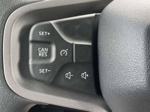 New 2025 Ford Bronco Base image 25