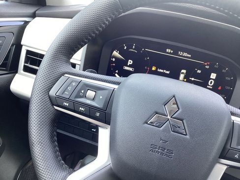 New 2025 Mitsubishi Outlander SEL image 20