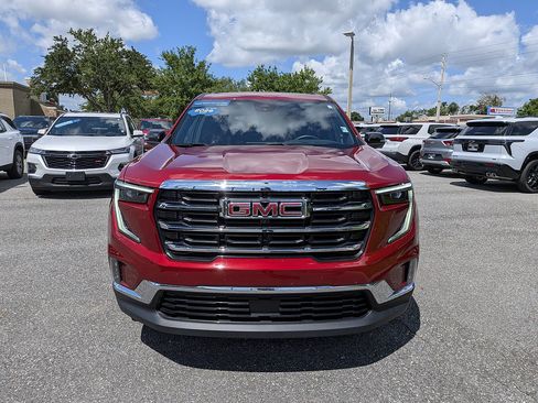 Certified 2026 GMC Acadia Elevation w/ Elevation Premium Package FWD image 8