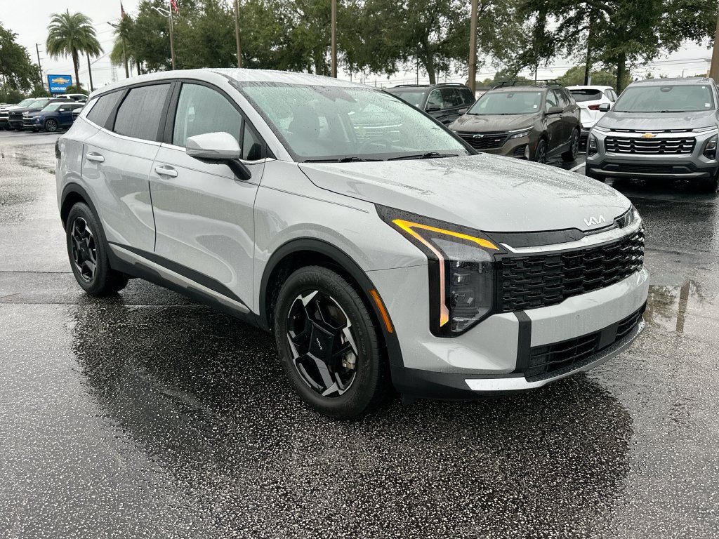 Used 2026 Kia Sportage EX FWD image 3