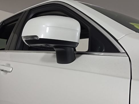 Certified 2023 Volvo XC90 B6 Plus AWD/4WD image 7
